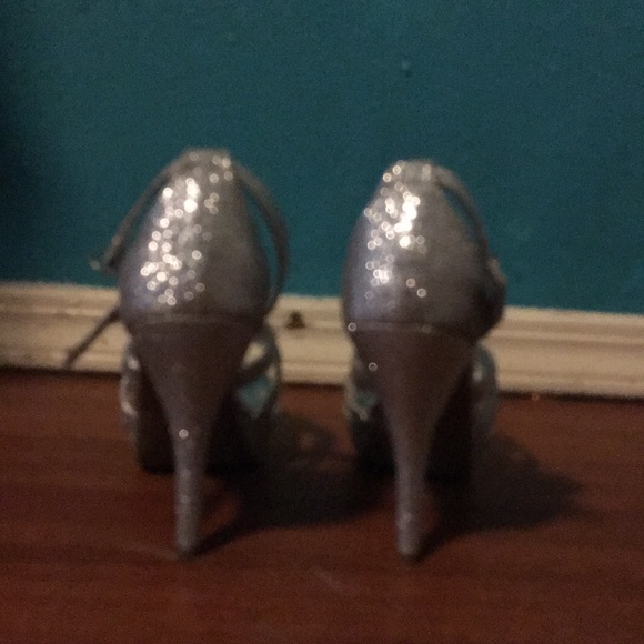 Shoes - Picture 3 of 3